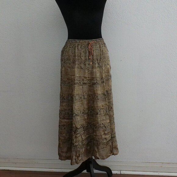 A-list by Wrapper, Beige Maxi skirt, Shiny, India style - Picture 3 of 8